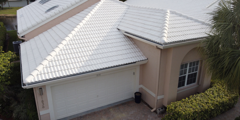 Keep Your Gutters Clean & Free of Clogs!
