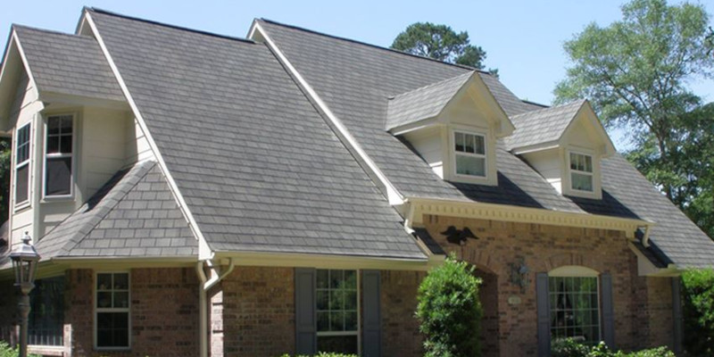 Asphalt Roof Cleaning in West Palm Beach, Florida